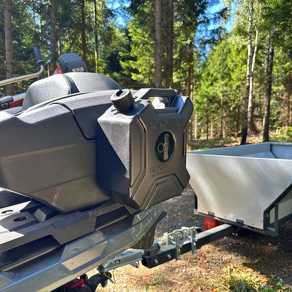 ATV LAB Bensinkanne med hurtigkobling, 5 liter, svart