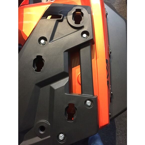 Iron Baltic (IB) Hurtigfeste for redskaper (CF MOTO / kompositt lastestativ)